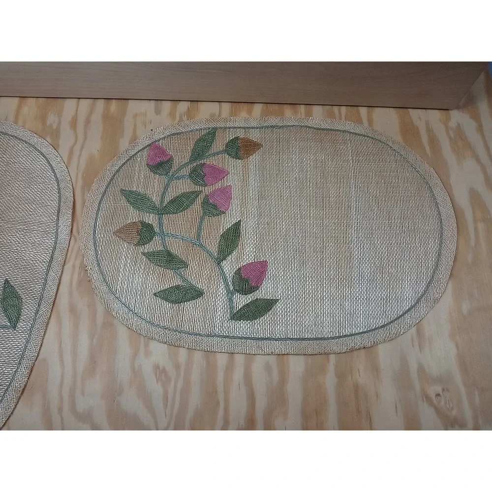 Lot Of‎ 2 Vintage Placemats Floral Embroidered Rattan Flower Garden Placemats